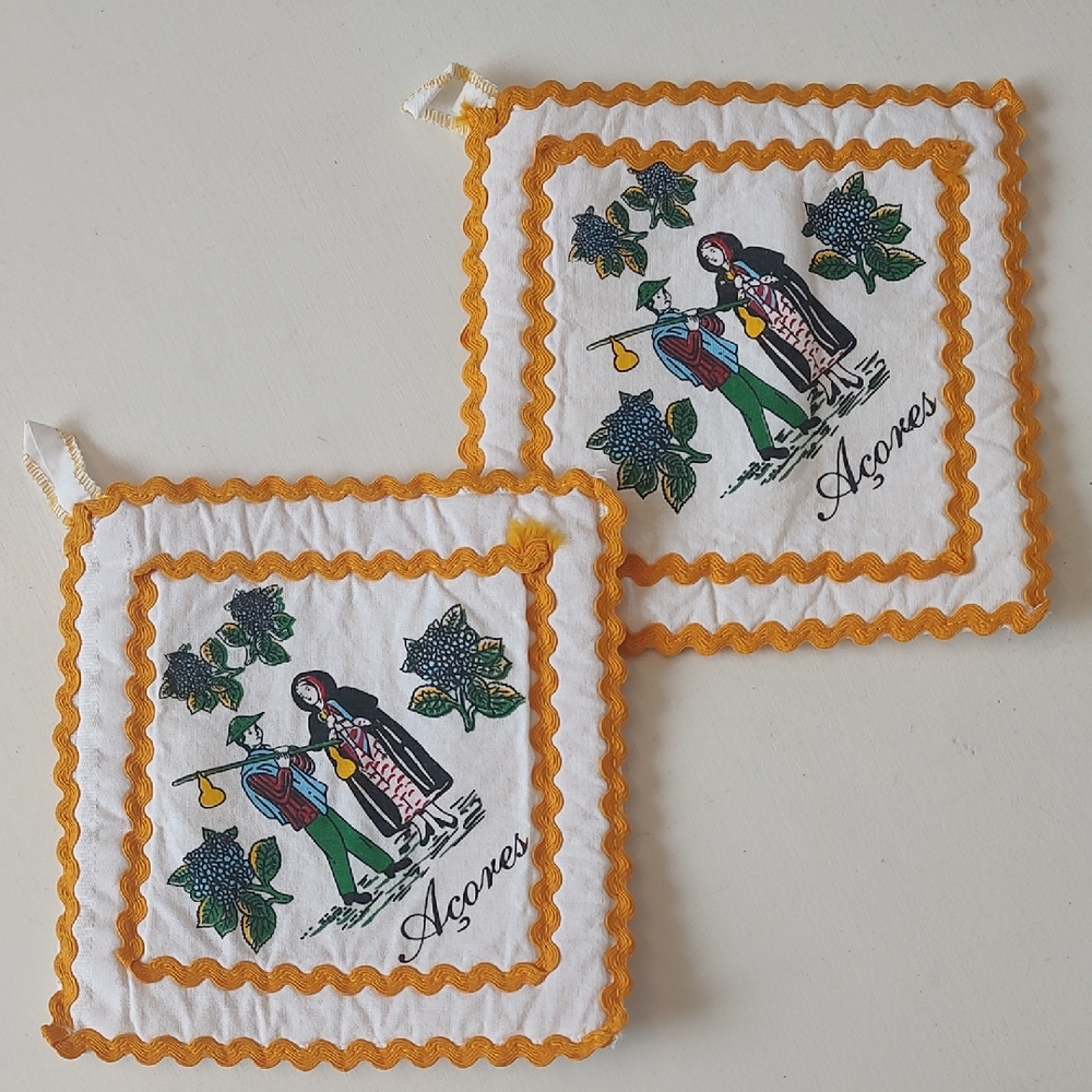 New Without Tags Set Of 2 Made In Portugal Pot Holders Or Hot Pads